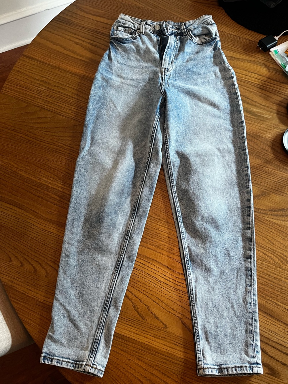 H&M Women’s Light Wash Blue Jeans - Classic Straight Fit
